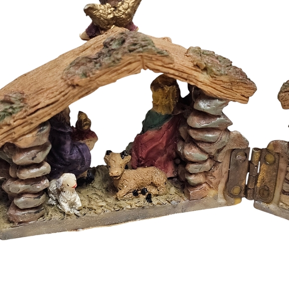 Resin - Picture 3 of 8